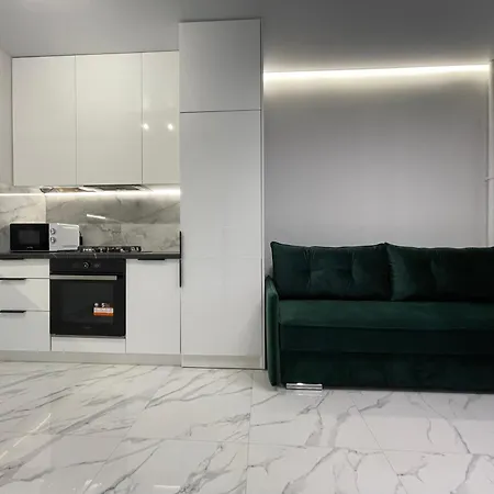 Pasichna Strit масив пасічний, зелена Lviv