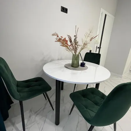 Pasichna Strit масив пасічний, зелена Lviv