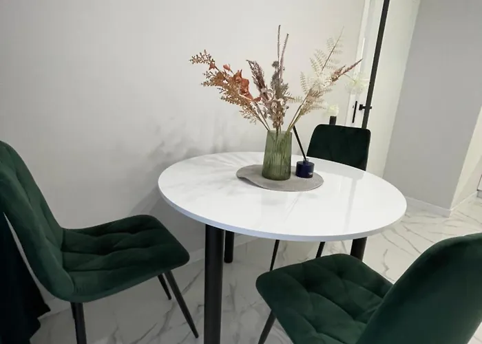 Pasichna Strit масив пасічний, зелена Lviv